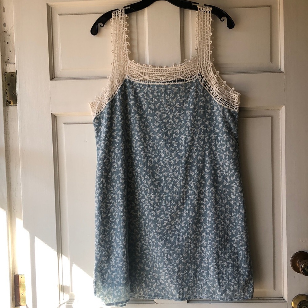 Peppermint Blue Floral Crochet Sleeveless Tunic Size L